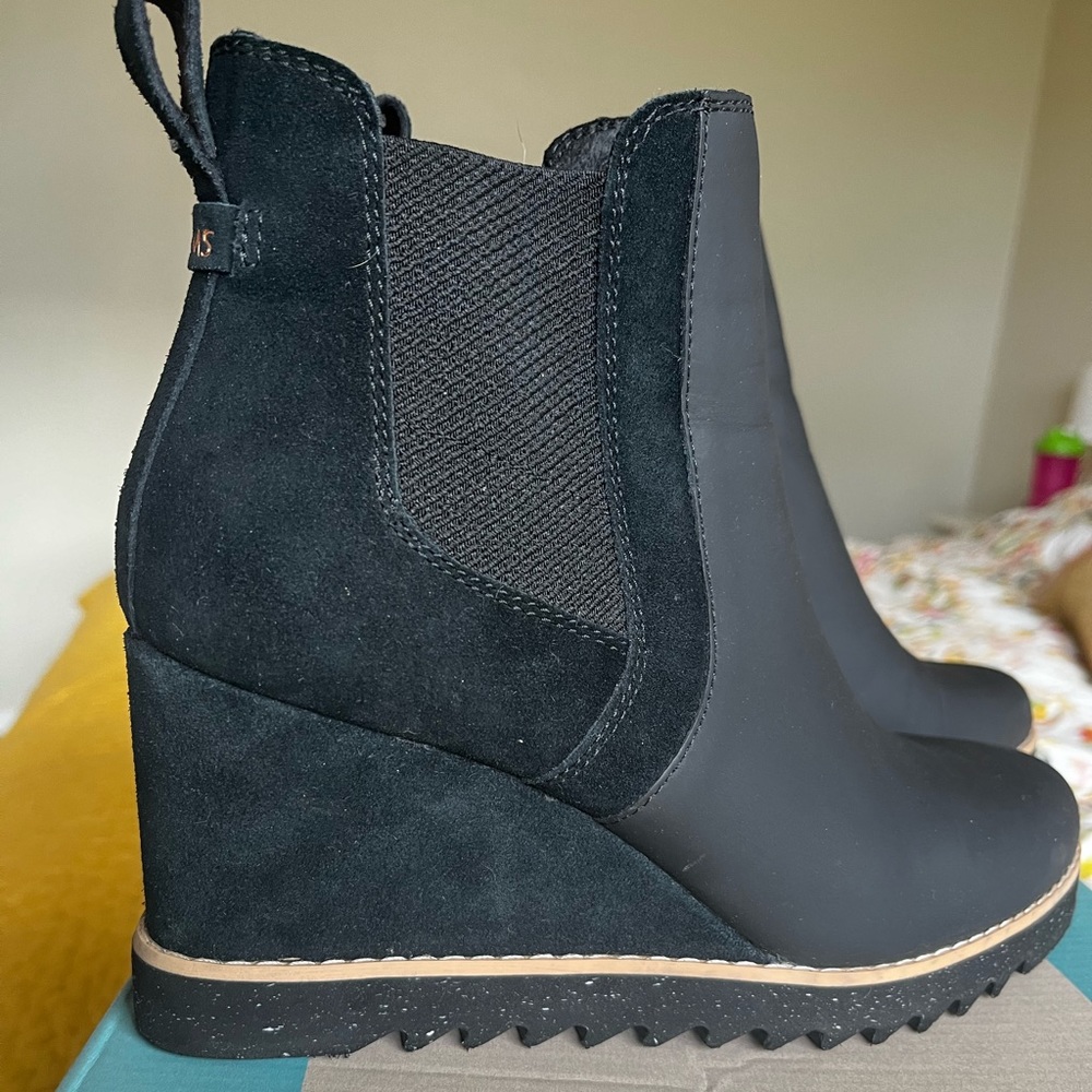 Tom’s Wedge Maddie Boots